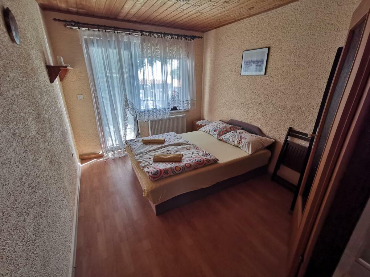 Guest House Dijana Kraljevica Extérieur photo